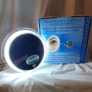 7X Magnified Lighted mirror
